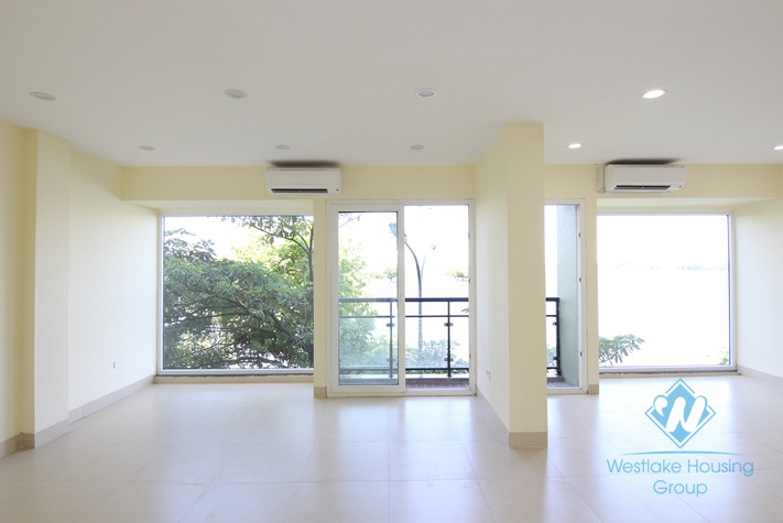 170 sqm office for rent in the heart of Tay Ho, Ha Noi